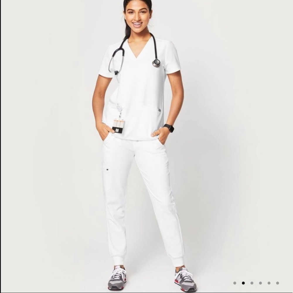 Wear Figs | M | White | Zamora Jogger scrubs